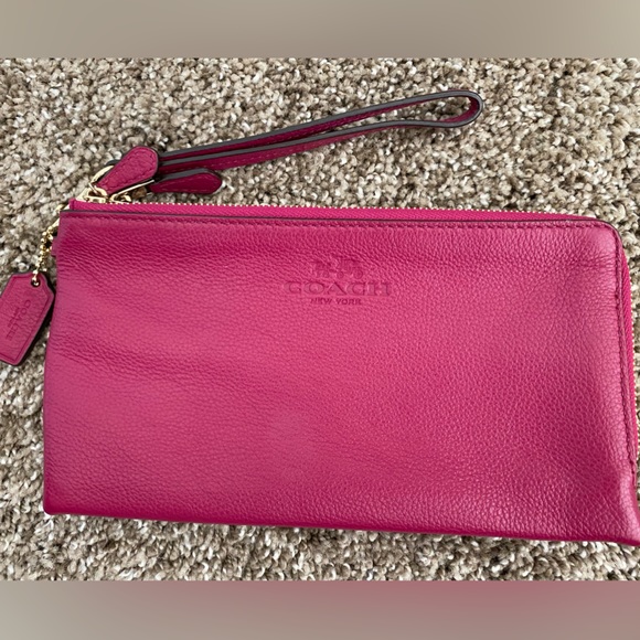 Coach Wrislet in Fuschia - Picture 1 of 4